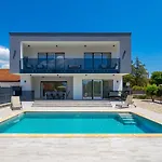 Palma By Interhome Pinezići