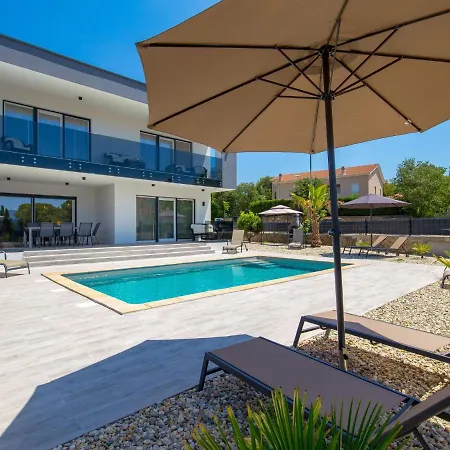 Palma By Interhome * Pinezići