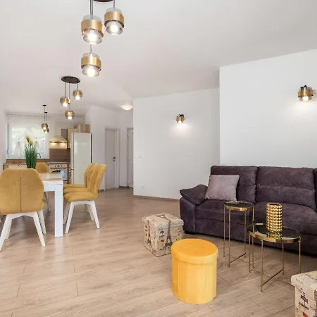 Palma By Interhome * Pinezići